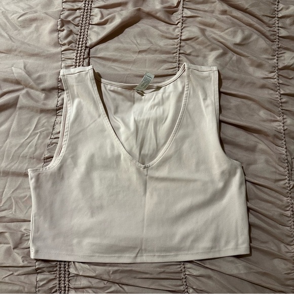 Yogalicious 2 pack cropped tops - Picture 5 of 9